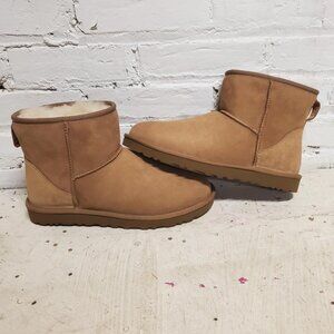 womens classic UGG  Mini II fuzzy boots size 10